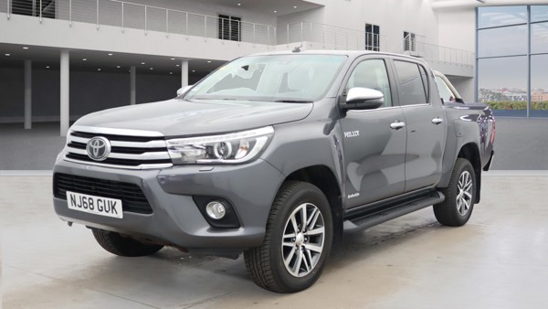 TOYOTA Hilux